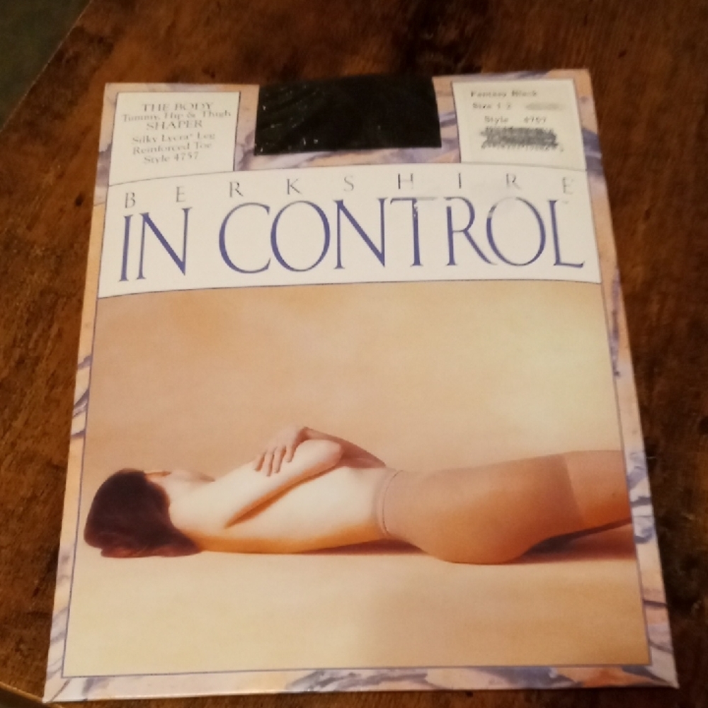 NWT Berkshire IN CONTROL Fantasy Black Sz 1-2 Built In Body Shaper Pantyhose